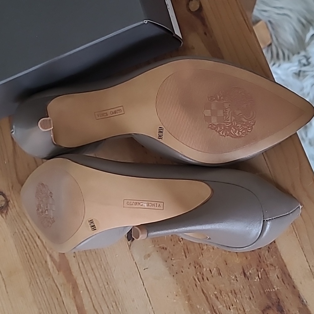 Vince Camuto Elona2 Leather Mouse Grey Taupe Pumps Heels Sz6.5 Bundle Discount - Picture 9 of 10